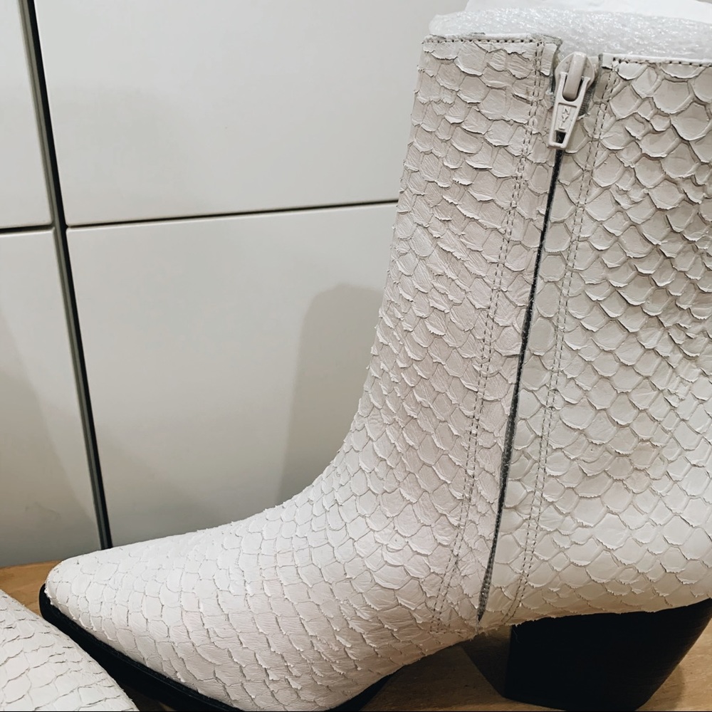 White snake Matisse Caty bootie